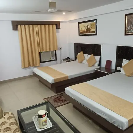 Hotel Su Shree Continental 5 Minutes Walk From New Delhi Railway Station